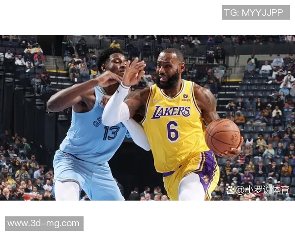 小牛队与湖人激战正酣NBA赛季精彩对决引发球迷热议